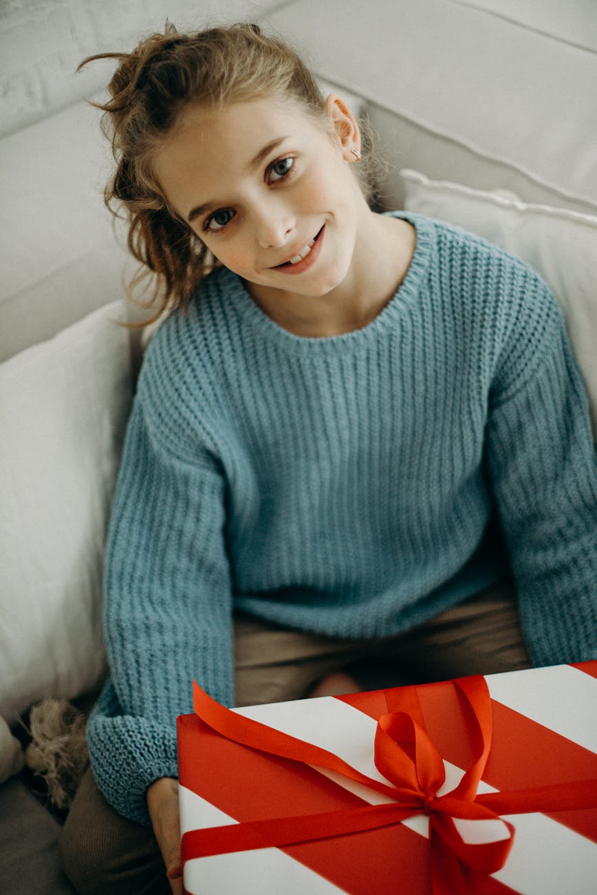 girl holding a gift